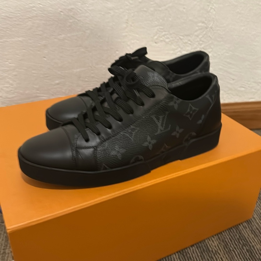 Louis Vuitton Sneakers Men’s size 7